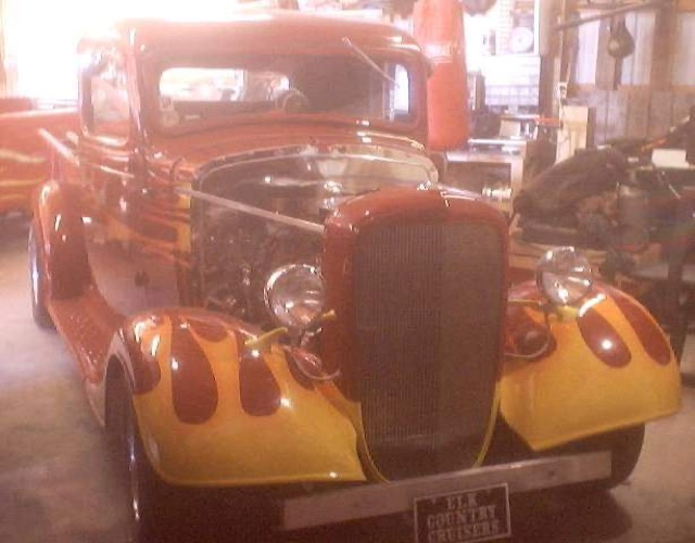 HOT ROD CHEVY
